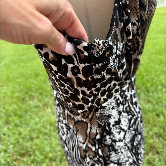 Alfani Sheath Dress Women's Size 10 Animal Print Sleeveless Wrap V Neck. - Picture 8 of 10